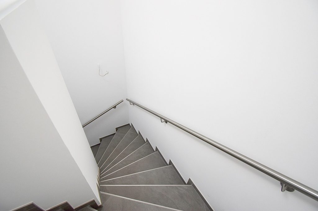 Gütelhöfer Immobilien - Immobilienangebot - Swisttal / Straßfeld - Alle - Neuwertig! Energieeffiziente 143m² Doppelhaushälfte mit Garten, Einbauküche und Garage in Straßfeld