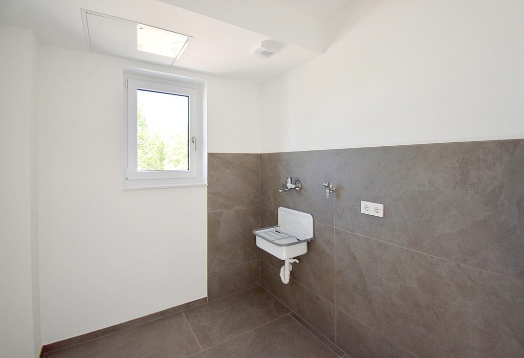 Gütelhöfer Immobilien - Immobilienangebot - Swisttal / Straßfeld - Alle - Neuwertig! Energieeffiziente 143m² Doppelhaushälfte mit Garten, Einbauküche und Garage in Straßfeld