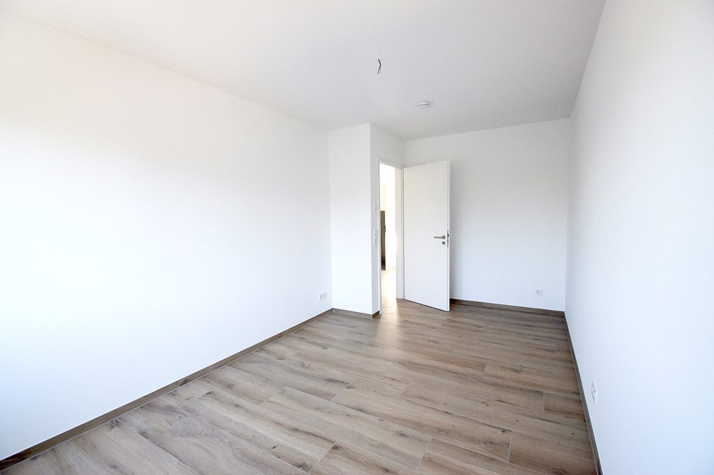 Gütelhöfer Immobilien - Immobilienangebot - Swisttal / Straßfeld - Alle - Neuwertig! Energieeffiziente 143m² Doppelhaushälfte mit Garten, Einbauküche und Garage in Straßfeld