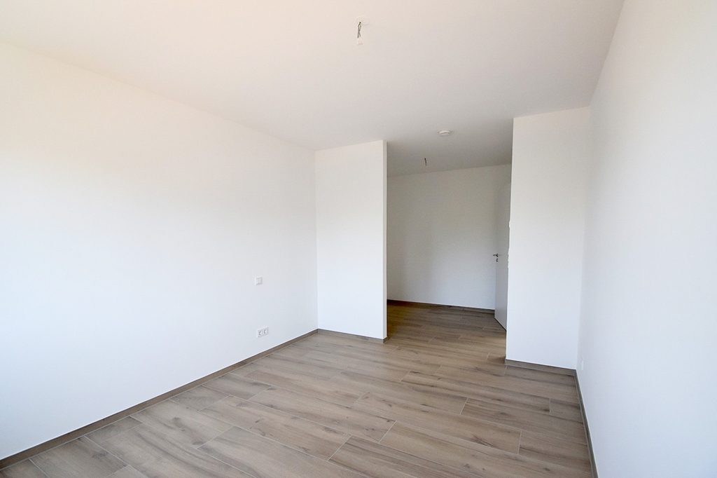 Gütelhöfer Immobilien - Immobilienangebot - Swisttal / Straßfeld - Alle - Neuwertig! Energieeffiziente 143m² Doppelhaushälfte mit Garten, Einbauküche und Garage in Straßfeld