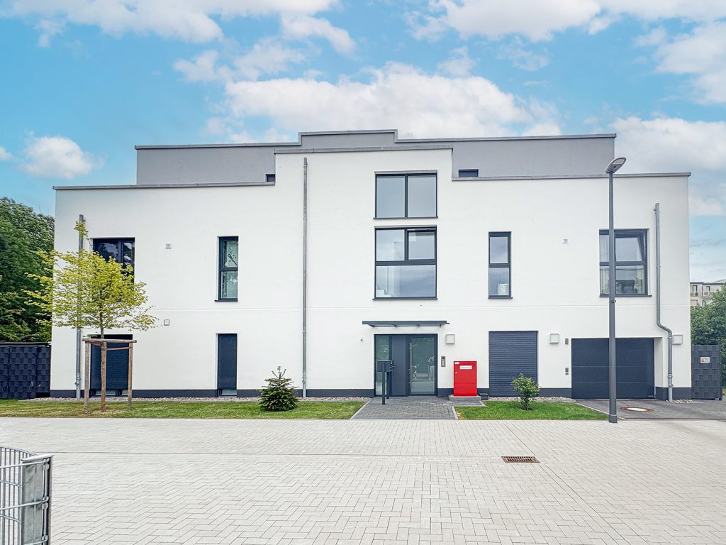 Gütelhöfer Immobilien - Immobilienangebot - Köln / Sürth - Alle - Erstbezug! Exklusive 3-Zimmer-Wohnung mit Dachterrasse und TG-Stellplatz in Rheinnähe von Köln-Sürth