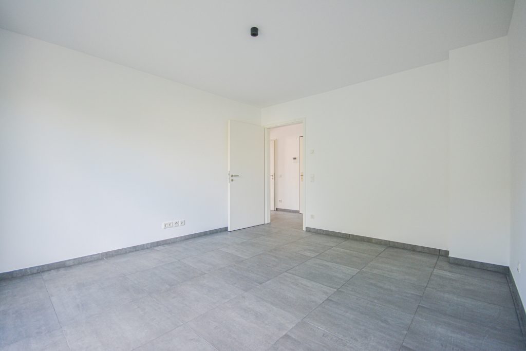 Gütelhöfer Immobilien - Immobilienangebot - Köln / Sürth - Alle - Erstbezug! Exklusive 3-Zimmer-Wohnung mit Dachterrasse und TG-Stellplatz in Rheinnähe von Köln-Sürth