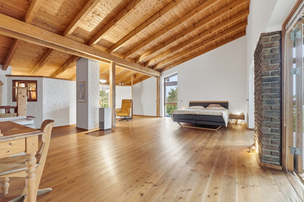 Gütelhöfer Immobilien - Immobilienangebot - Bad Münstereifel / Houverath - Alle - Traumhaftes Architektenhaus für Individualisten am Waldrand mit einmaligem Wintergarten und Sauna