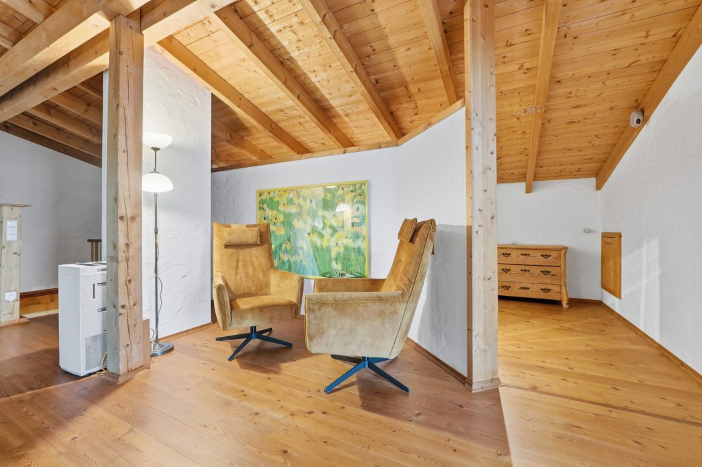 Gütelhöfer Immobilien - Immobilienangebot - Bad Münstereifel / Houverath - Alle - Traumhaftes Architektenhaus für Individualisten am Waldrand mit einmaligem Wintergarten und Sauna