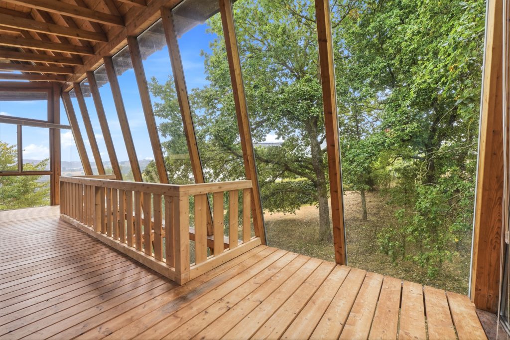 Gütelhöfer Immobilien - Immobilienangebot - Bad Münstereifel / Houverath - Alle - Traumhaftes Architektenhaus für Individualisten am Waldrand mit einmaligem Wintergarten und Sauna