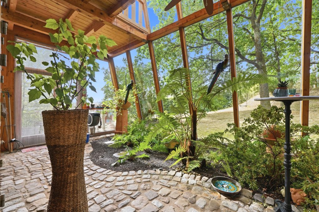 Gütelhöfer Immobilien - Immobilienangebot - Bad Münstereifel / Houverath - Alle - Traumhaftes Architektenhaus für Individualisten am Waldrand mit einmaligem Wintergarten und Sauna