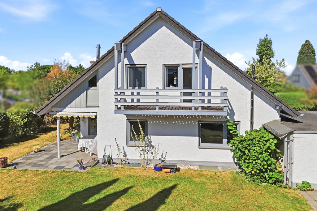 Gütelhöfer Immobilien - Immobilienangebot - Meckenheim - Alle - Familientraum! Freistehendes Einfamilienhaus mit großem Garten, Kaminofen und Garage in Meckenheim
