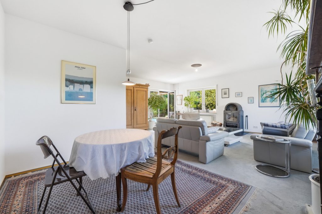 Gütelhöfer Immobilien - Immobilienangebot - Meckenheim - Alle - Familientraum! Freistehendes Einfamilienhaus mit großem Garten, Kaminofen und Garage in Meckenheim