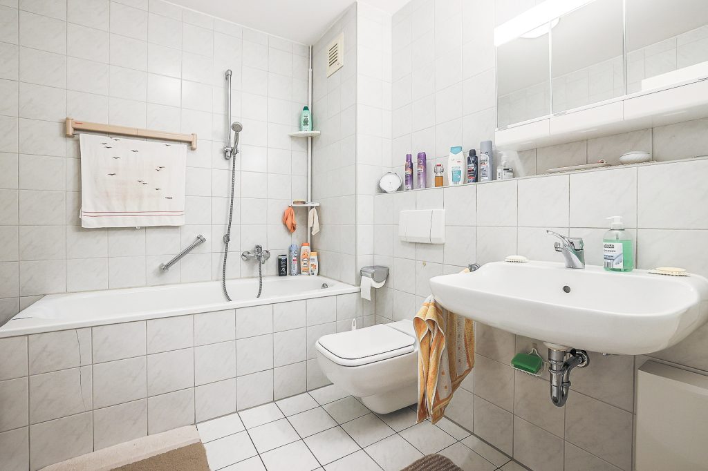 Gütelhöfer Immobilien - Immobilienangebot - Bonn / Beuel - Alle - Ideale Kapitalanlage! Solide vermietete 2-Zimmer-Wohnung mit Balkon und Stellplatz in Bonn-Beuel