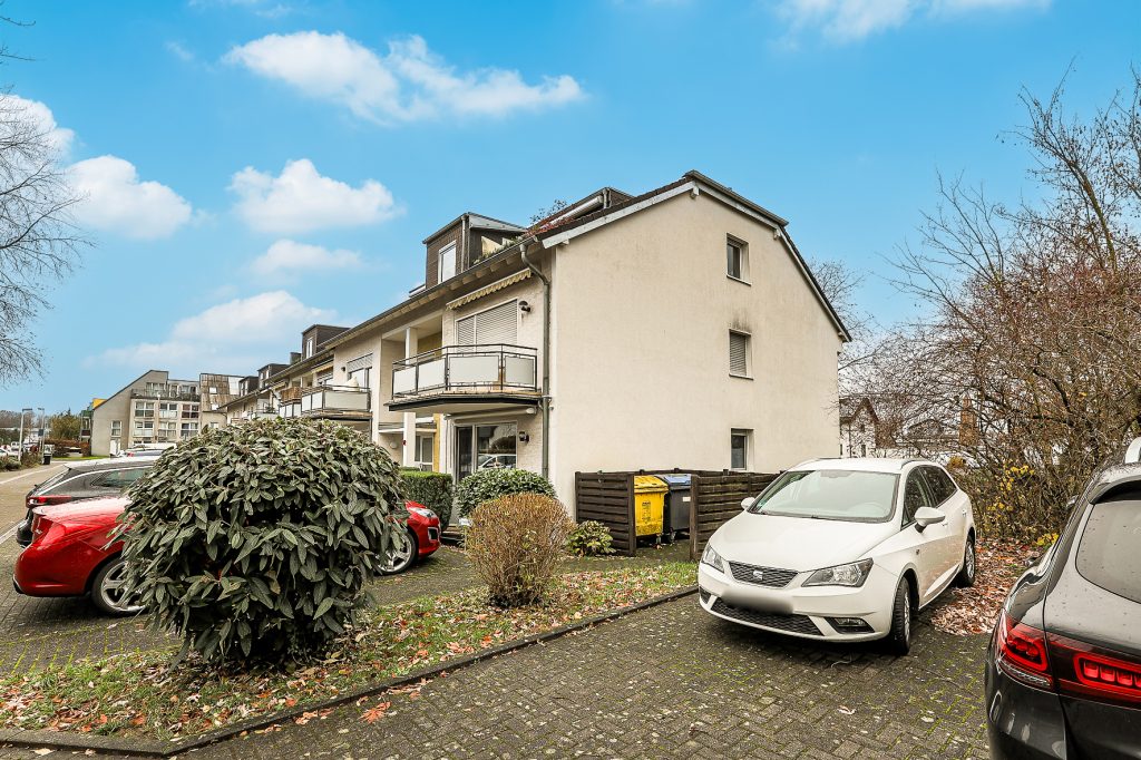 Gütelhöfer Immobilien - Immobilienangebot - Bonn / Beuel - Alle - Ideale Kapitalanlage! Solide vermietete 2-Zimmer-Wohnung mit Balkon und Stellplatz in Bonn-Beuel