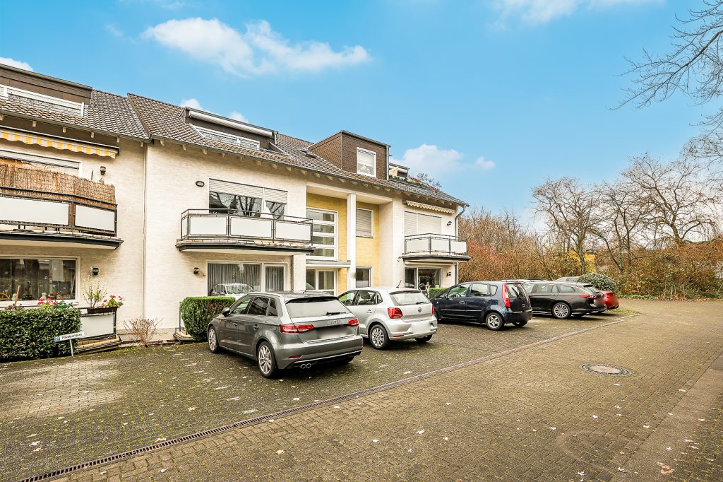 Gütelhöfer Immobilien - Immobilienangebot - Bonn / Beuel - Alle - Ideale Kapitalanlage! Solide vermietete 2-Zimmer-Wohnung mit Balkon und Stellplatz in Bonn-Beuel