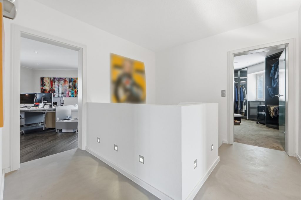 Gütelhöfer Immobilien - Immobilienangebot - Bornheim / Uedorf - Alle - Zeitloses Einfamilienhaus in Uedorf. Exklusives Wohnen in Rheinnähe mit hochwertiger Ausstattung!