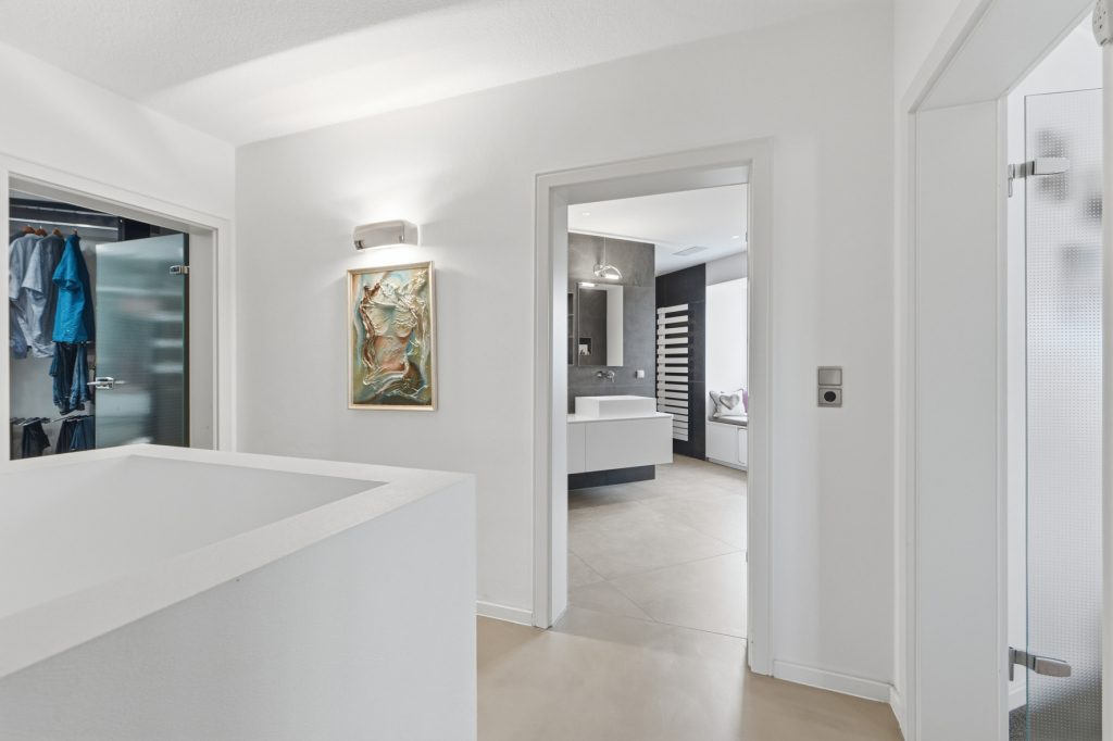 Gütelhöfer Immobilien - Immobilienangebot - Bornheim / Uedorf - Alle - Zeitloses Einfamilienhaus in Uedorf. Exklusives Wohnen in Rheinnähe mit hochwertiger Ausstattung!