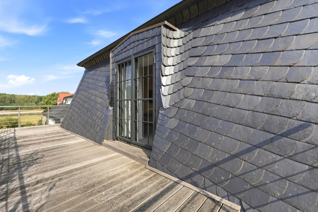 Gütelhöfer Immobilien - Immobilienangebot - Bornheim / Uedorf - Alle - Zeitloses Einfamilienhaus in Uedorf. Exklusives Wohnen in Rheinnähe mit hochwertiger Ausstattung!