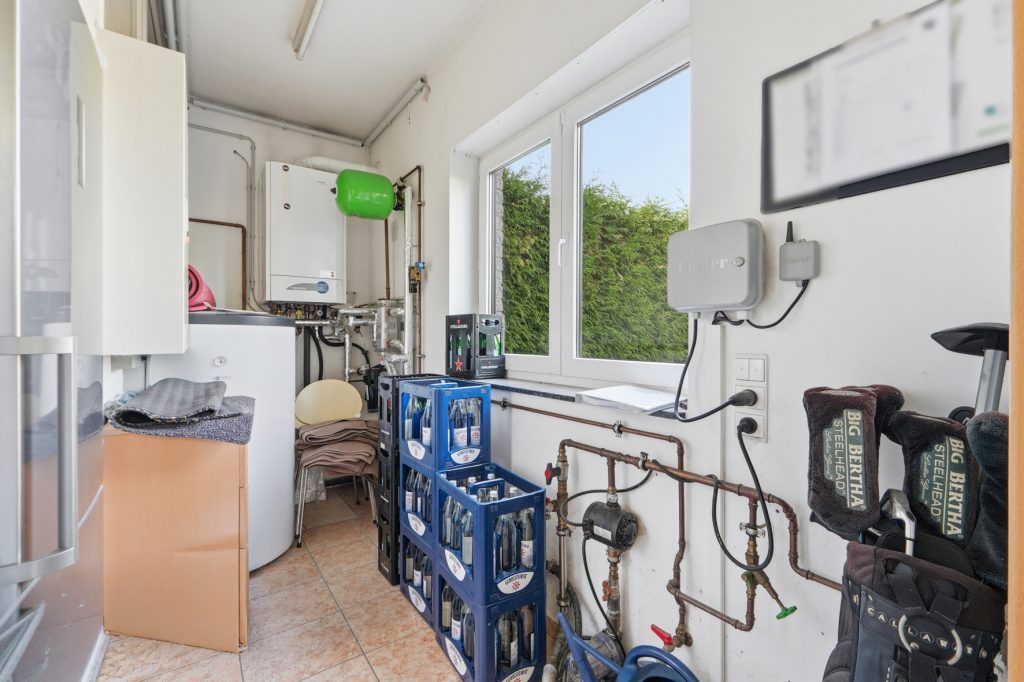 Gütelhöfer Immobilien - Immobilienangebot - Bornheim / Uedorf - Alle - Zeitloses Einfamilienhaus in Uedorf. Exklusives Wohnen in Rheinnähe mit hochwertiger Ausstattung!