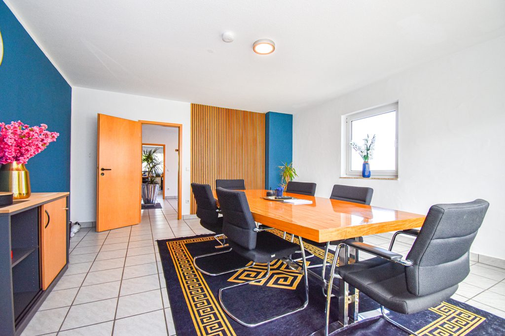 Gütelhöfer Immobilien - Immobilienangebot - Rheinbach - Alle - Attraktive Gewerbeimmobilie mit Bürohaus, Halle und Garten im Rheinbacher Industriegebiet