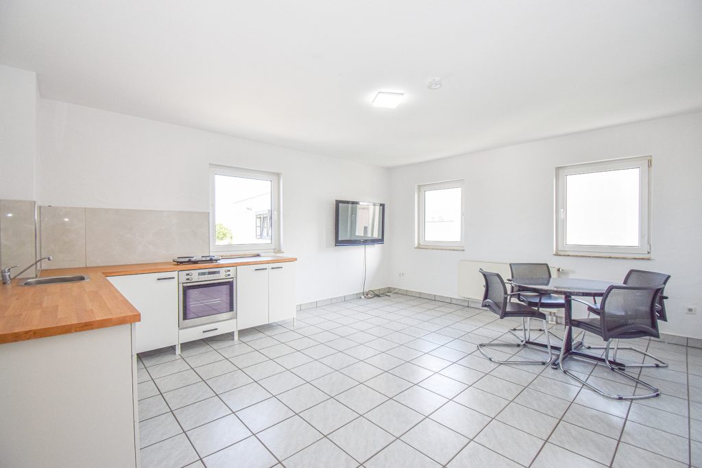 Gütelhöfer Immobilien - Immobilienangebot - Rheinbach - Alle - Attraktive Gewerbeimmobilie mit Bürohaus, Halle und Garten im Rheinbacher Industriegebiet