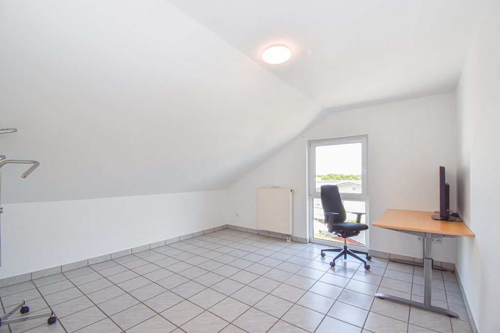 Gütelhöfer Immobilien - Immobilienangebot - Rheinbach - Alle - Attraktive Gewerbeimmobilie mit Bürohaus, Halle und Garten im Rheinbacher Industriegebiet