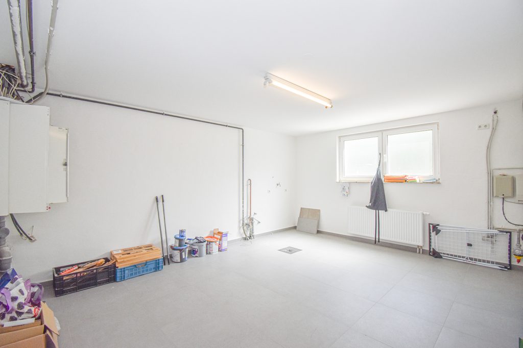 Gütelhöfer Immobilien - Immobilienangebot - Rheinbach - Alle - Attraktive Gewerbeimmobilie mit Bürohaus, Halle und Garten im Rheinbacher Industriegebiet