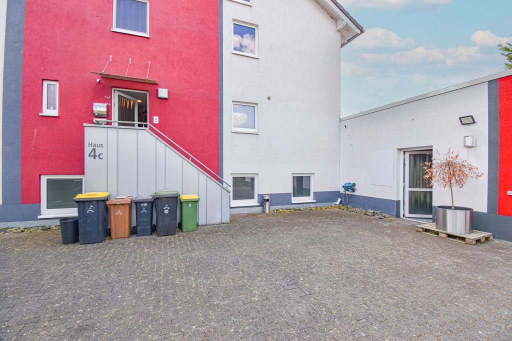 Gütelhöfer Immobilien - Immobilienangebot - Rheinbach - Alle - Attraktive Gewerbeimmobilie mit Bürohaus, Halle und Garten im Rheinbacher Industriegebiet