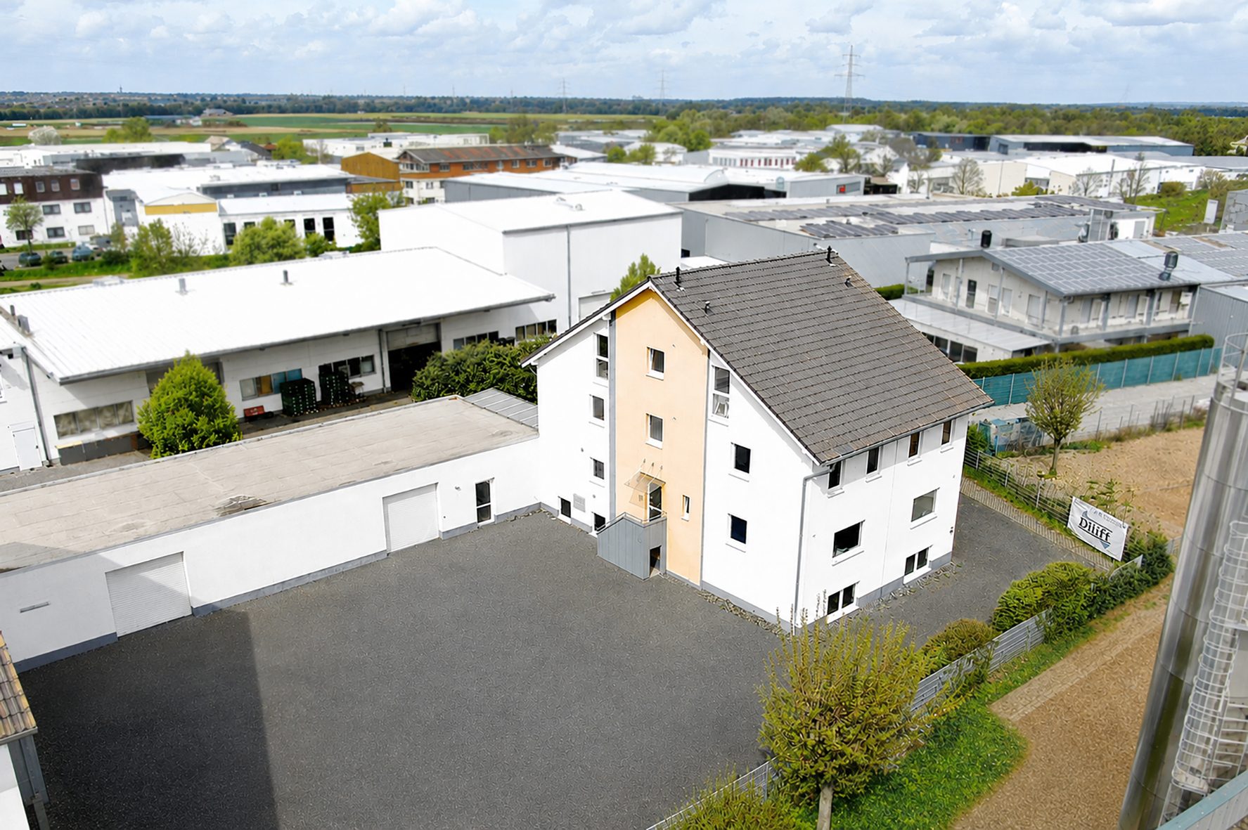 Gütelhöfer Immobilien - Immobilienangebot - Rheinbach - Alle - Attraktive Gewerbeimmobilie mit Bürohaus, Halle und Garten im Rheinbacher Industriegebiet